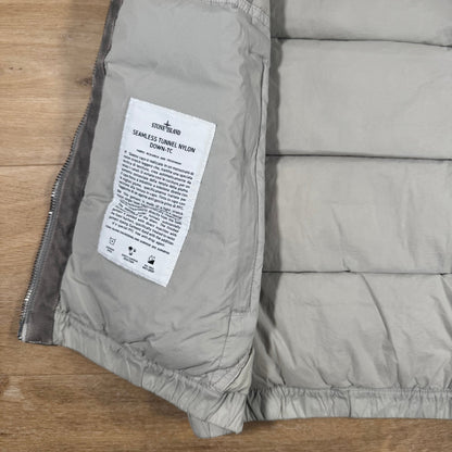 Stone Island Seamless Tunnel Nylon Down-TC Vest in Pearl Grey