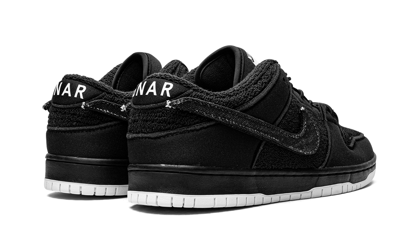 SB Dunk Low "Gnarhunters" DH7756 010