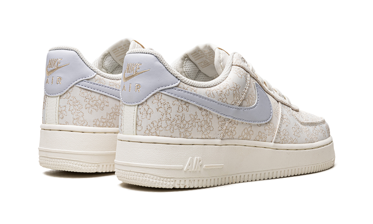 AIR FORCE 1 '07 SE JACQ WMNS "Flower Embroidery" DR6402 900
