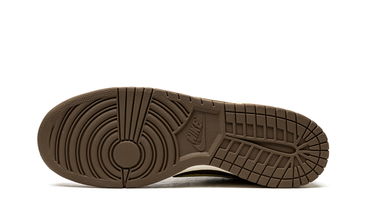 Dunk Low SP "Undefeated - Canteen" DH3061 200