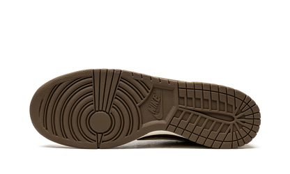 Dunk Low SP "Undefeated - Canteen" DH3061 200