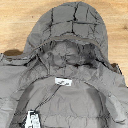 Stone Island Seamless Tunnel Nylon Down-TC Jacket in Cement
