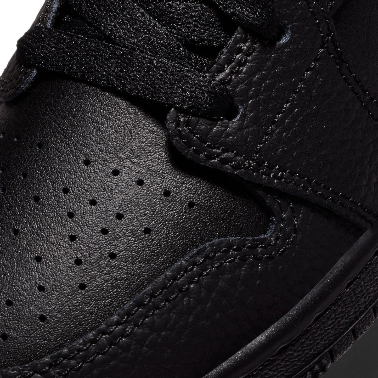 Air Jordan Big Kids 1 Mid - Triple Black