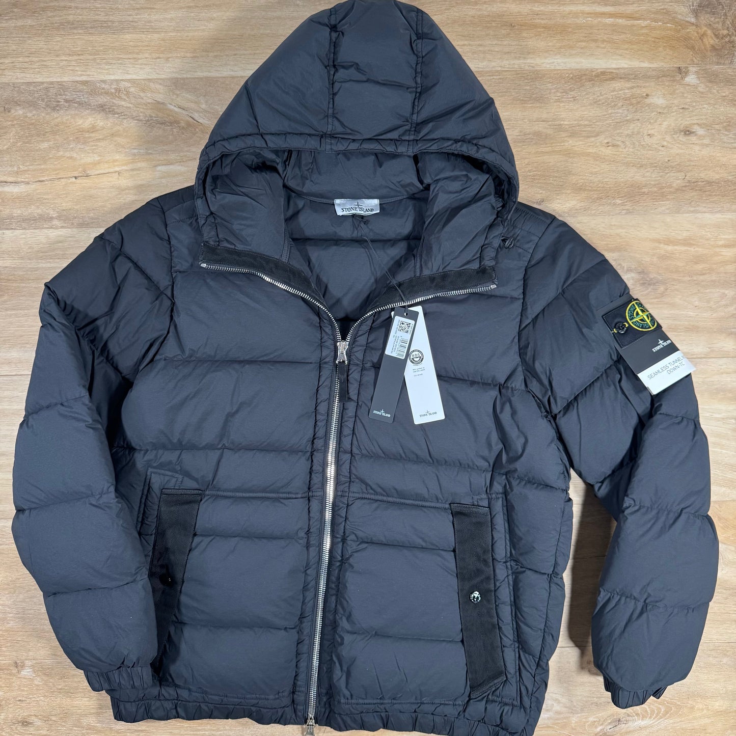 Stone Island Seamless Tunnel Nylon Down-TC Jacket in Black