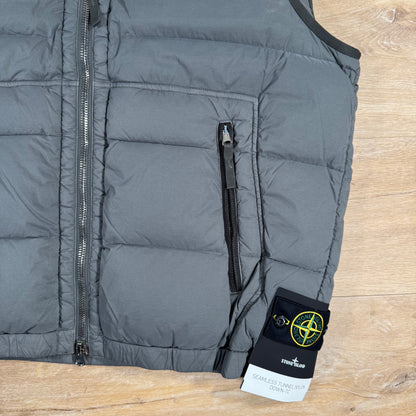 Stone Island Seamless Tunnel Nylon Down-TC Vest in Cement