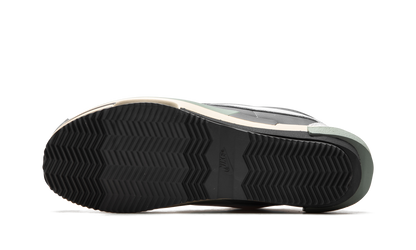 Cortez "sacai - Cool Grey" DQ0581 001