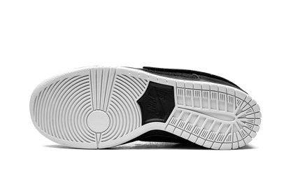 SB Dunk Low "Gnarhunters" DH7756 010