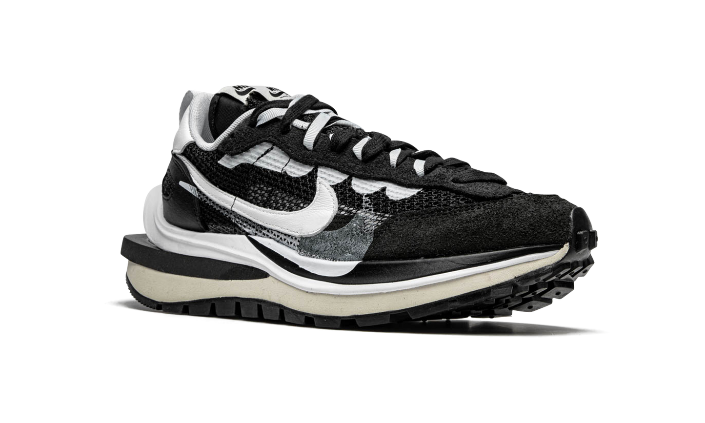 VaporWaffle "Sacai - Black White" CV1363 001