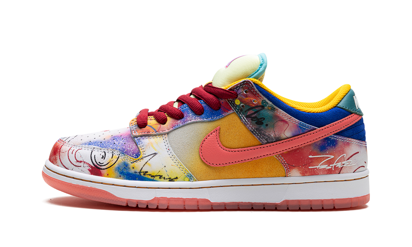 Dunk Low SB "Friends & Family - Futura Laboratories - Sunblush" HF6061 700