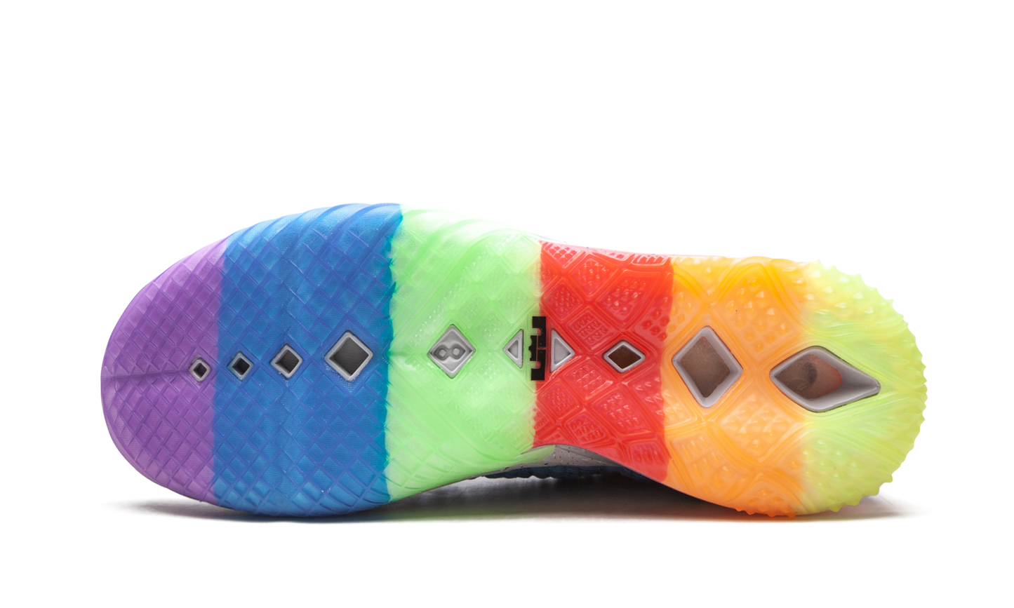 LeBron 18 "Best Of 1-9" DM2813 400