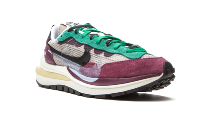VaporWaffle "Sacai - Villain Red / Neptune Green" DD3035 200