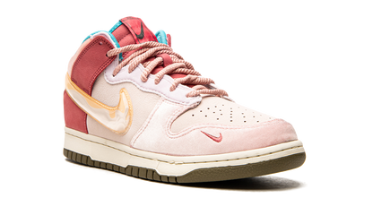 Dunk Mid "Social Status - Strawberry Chocolate" DJ1173 600