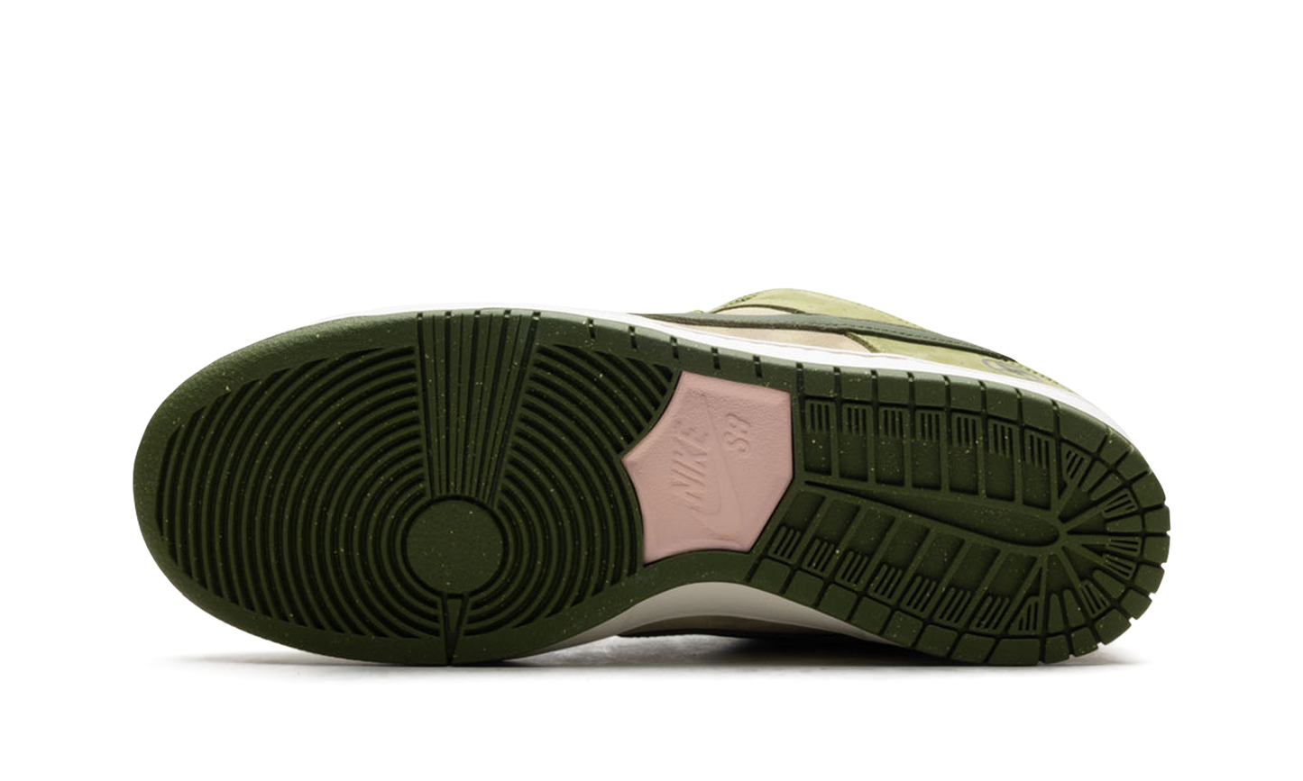 SB Dunk Low "Yuto Horigome - Matcha" HF8022 300