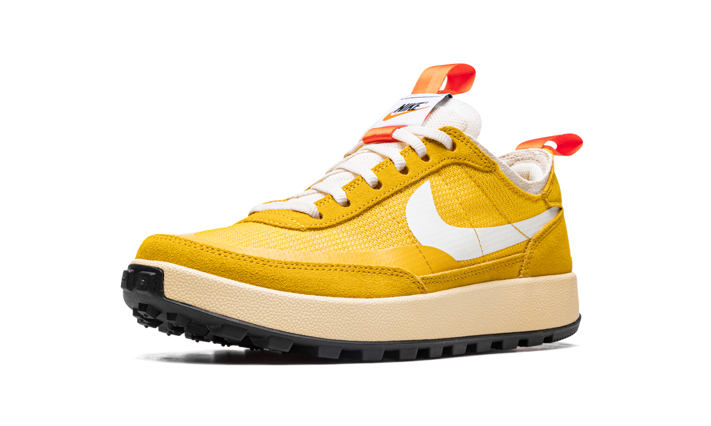 GENERAL PURPOSE SHOE WMNS "Tom Sachs - Dark Sulfur" DA6672 700