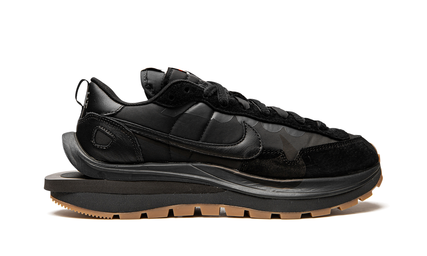 VaporWaffle "Sacai - Off Noir" DD1875 001