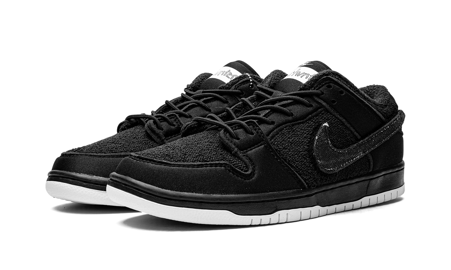 SB Dunk Low "Gnarhunters" DH7756 010