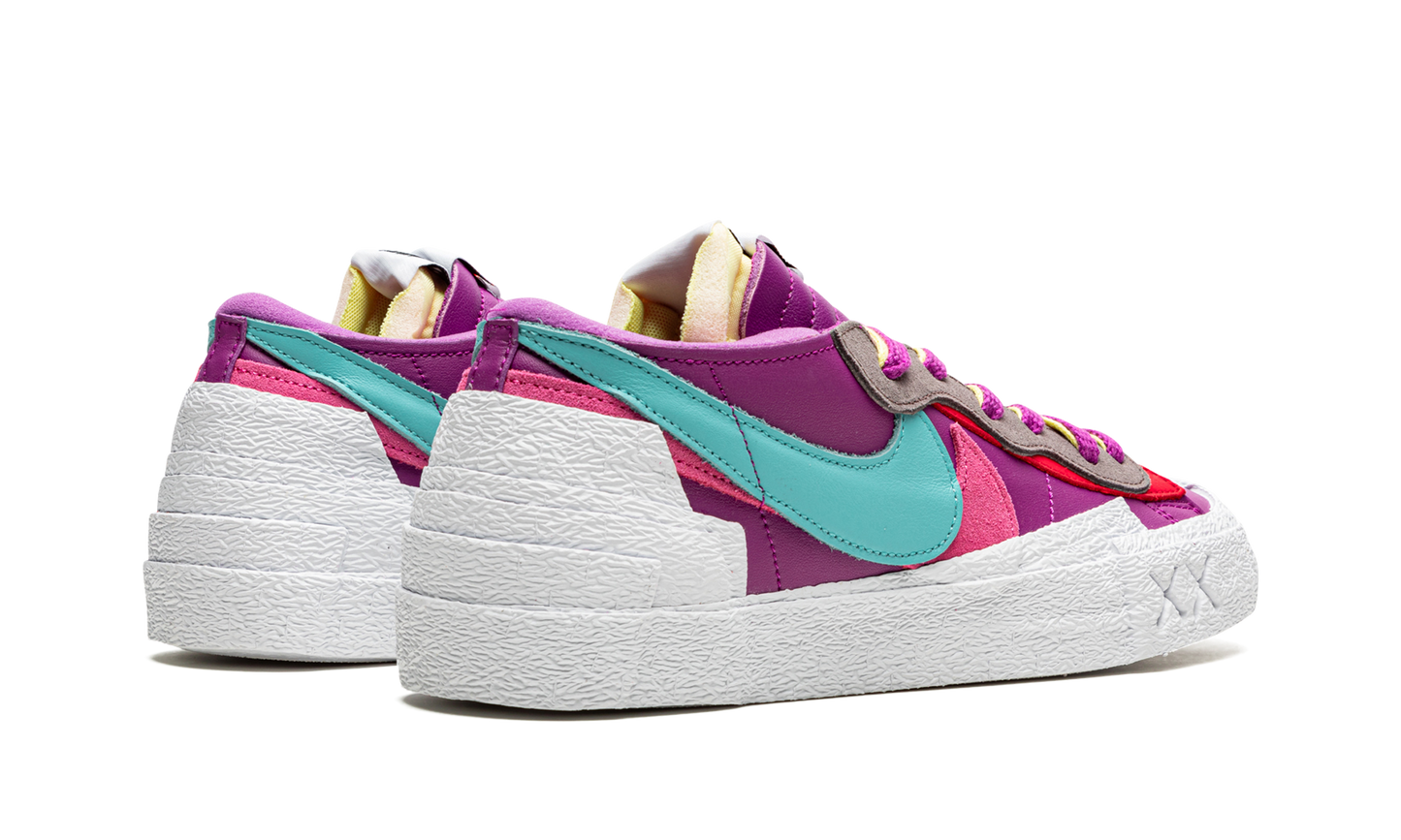 Blazer Low "Sacai - Kaws Purple Dusk" DM7901 500