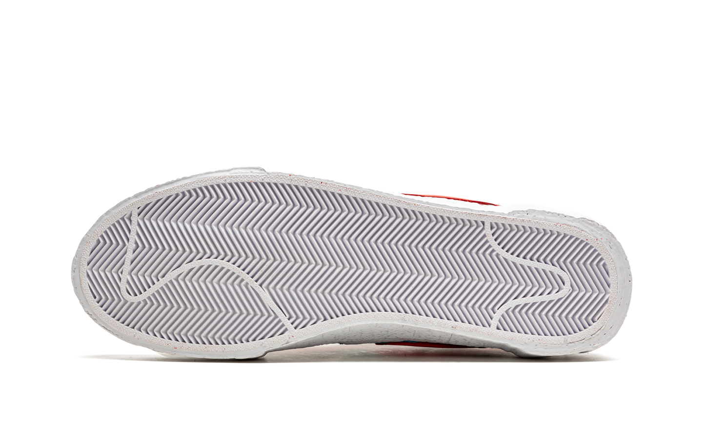 Blazer Low "Sacai - Kaws Red" DM7901 600