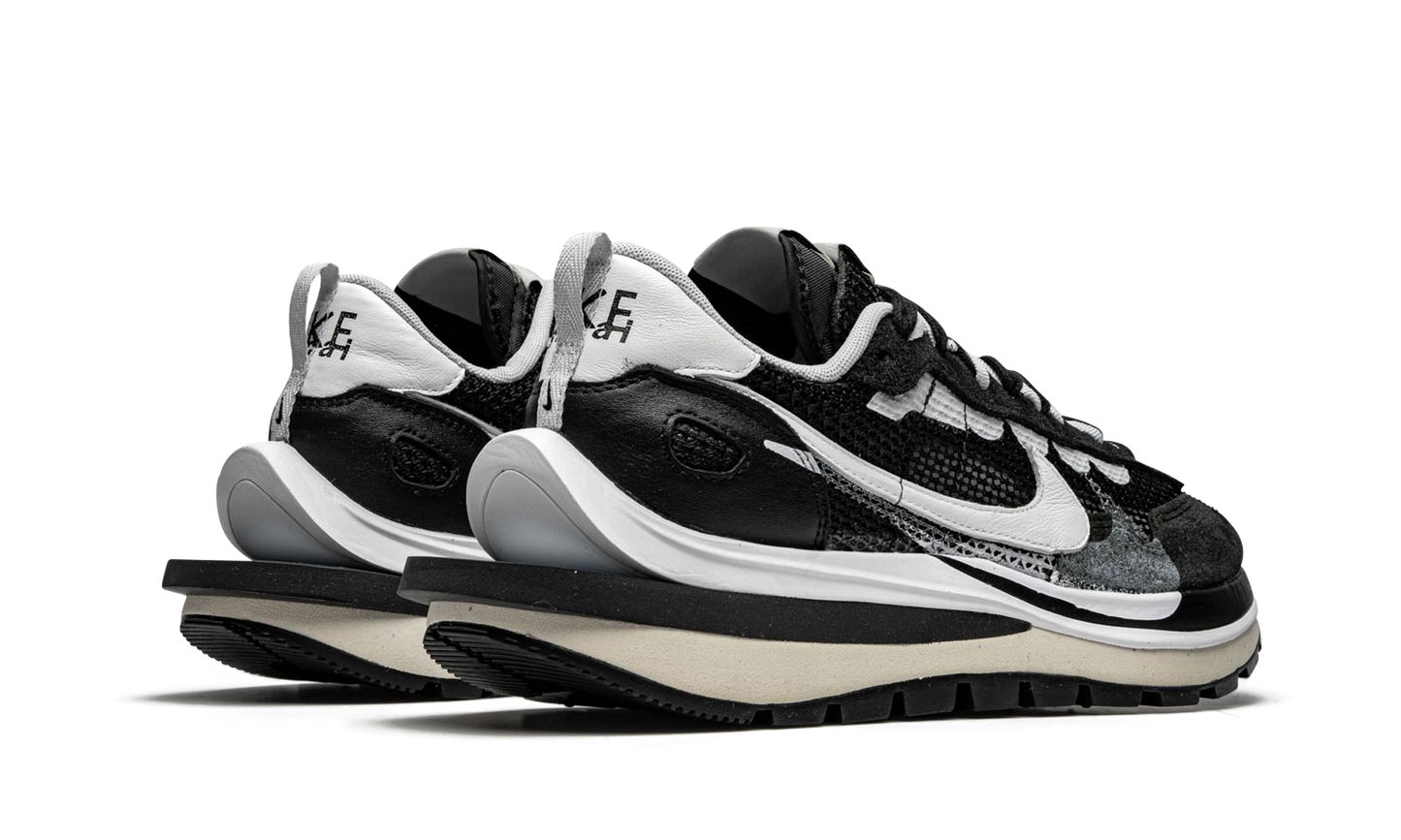 VaporWaffle "Sacai - Black White" CV1363 001