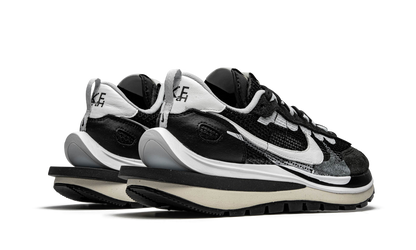 VaporWaffle "Sacai - Black White" CV1363 001