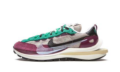 VaporWaffle "Sacai - Villain Red / Neptune Green" DD3035 200