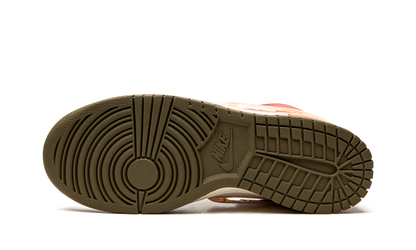 Dunk Mid "Social Status - Strawberry Chocolate" DJ1173 600