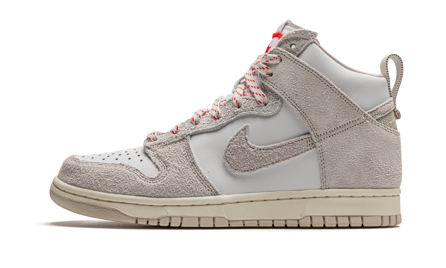 Dunk High SP "Notre - Light Orewood Brown" CW3092 100