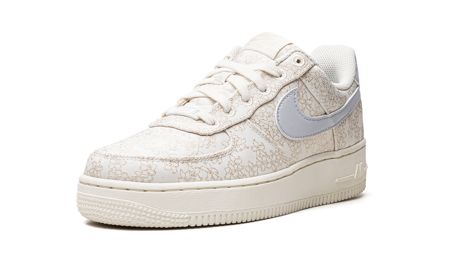 AIR FORCE 1 '07 SE JACQ WMNS "Flower Embroidery" DR6402 900