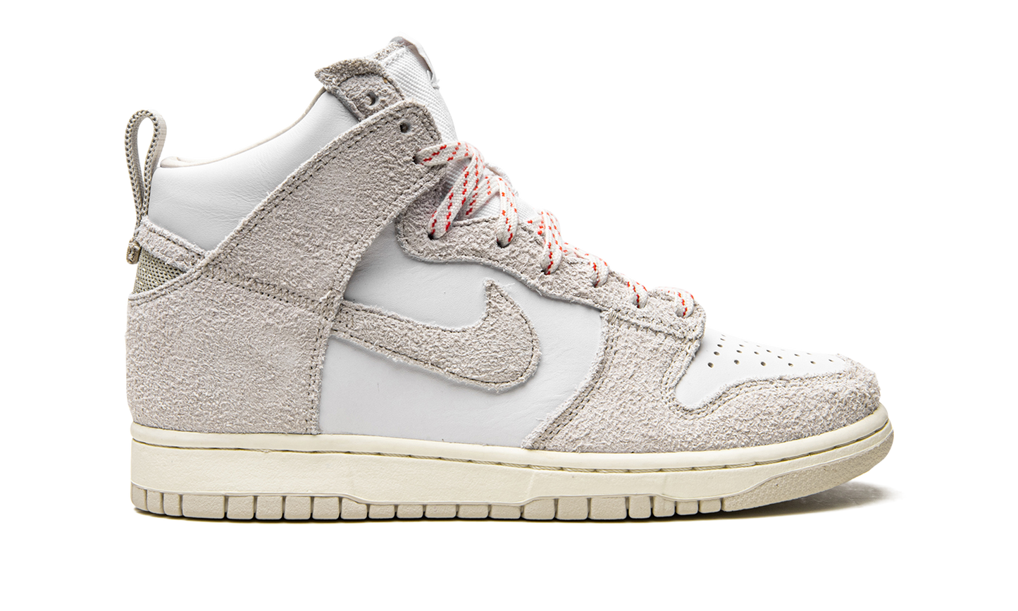 Dunk High SP "Notre - Light Orewood Brown" CW3092 100
