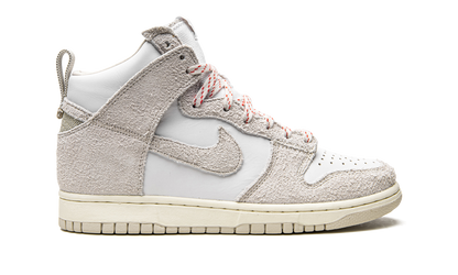 Dunk High SP "Notre - Light Orewood Brown" CW3092 100