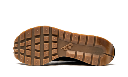 VaporWaffle "Sacai - Off Noir" DD1875 001