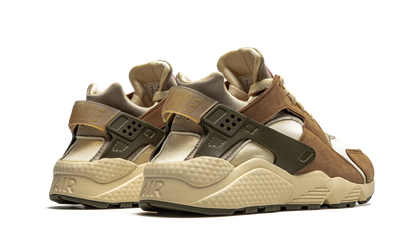 Air Huarache "Stussy - Desert Oak" DD1381 200
